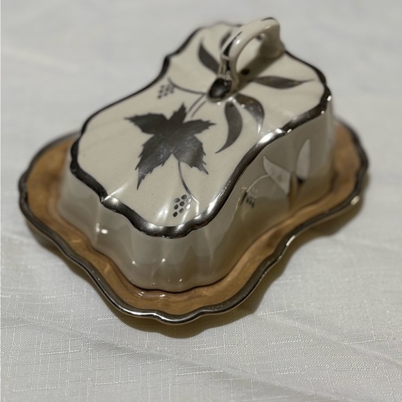 Vintage Sandland Covered Butter Dish - Picture 1 of 12